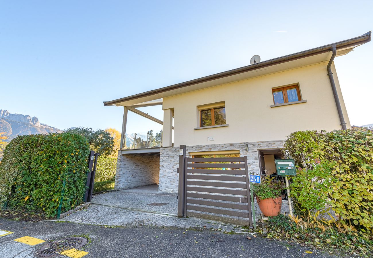 Locations saisonnières, Lac Annecy, Saint-Jorioz, montagne, maison, jardin, conciergerie haut de gamme,