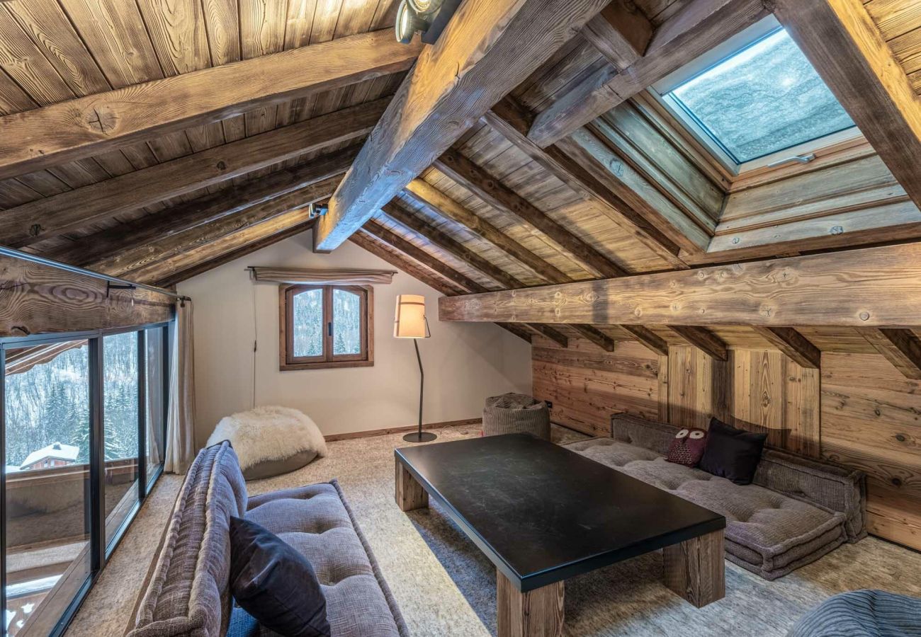 Grand chalet en location Méribel, airbnb montagne 15 personnes, vacances au ski proche des pistes, luxe alpes françaises