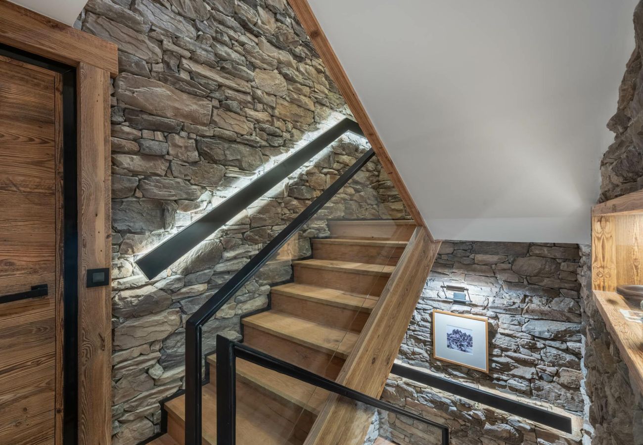Grand chalet en location Méribel, airbnb montagne 15 personnes, vacances au ski proche des pistes, luxe alpes françaises