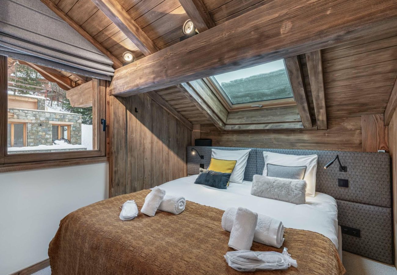 Grand chalet en location Méribel, airbnb montagne 15 personnes, vacances au ski proche des pistes, luxe alpes françaises