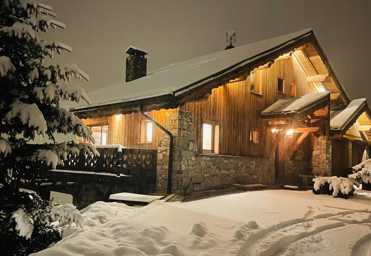 Grand chalet en location Méribel, airbnb montagne 15 personnes, vacances au ski proche des pistes, luxe alpes françaises 
