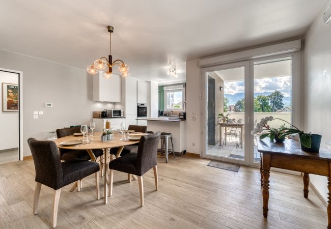 Appartement à Sévrier - Sevrier , Attique 79m2, terrasse, 4pers Appartement à Sévrier - Sevrier , Attique 79m2, terrasse, 4pers