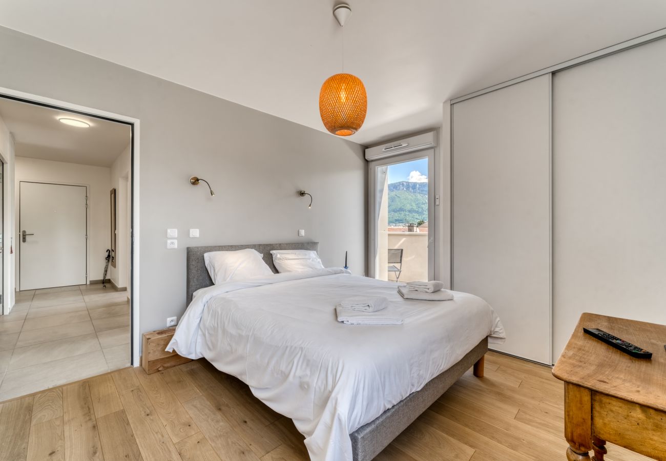Appartement à Sévrier - Sevrier , Attique 79m2, terrasse, 4pers