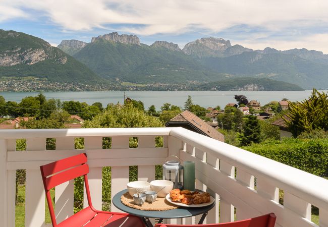 Villa à Sévrier - Elegantissime - Villa avec Vue Lac 180 -9pers Villa à Sévrier - Elegantissime - Villa avec Vue Lac 180 -9pers