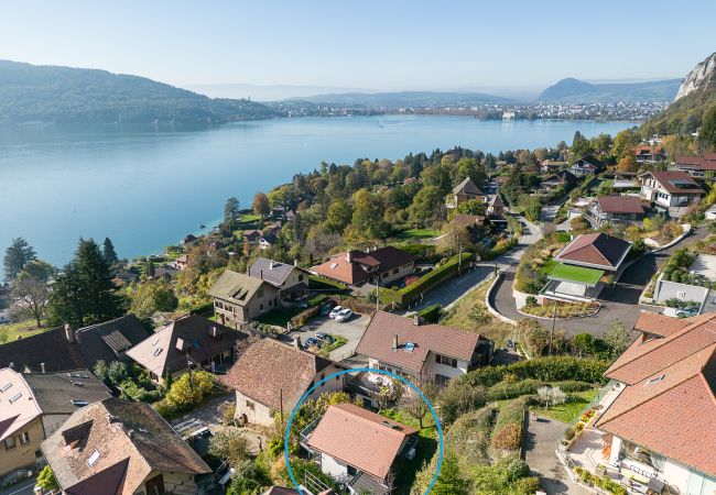 Chalet à Veyrier-du-Lac - VEYRIER - Cottage Suspendu sur Le Lac d'Annecy Chalet à Veyrier-du-Lac - VEYRIER - Cottage Suspendu sur Le Lac d'Annecy