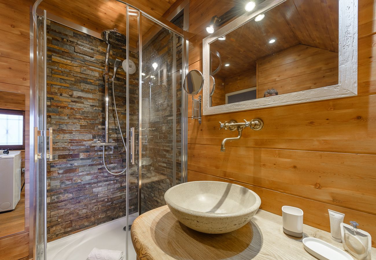 Appartement tout équipé avec salle de bain fonctionnelle