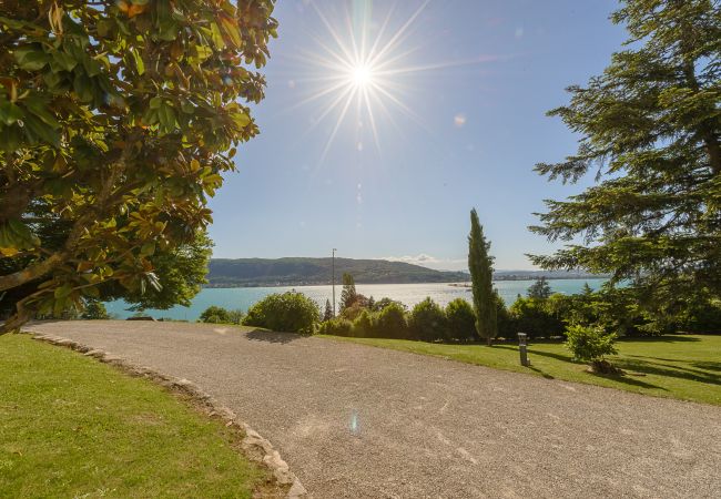 Domaine à Veyrier-du-Lac - Le Vignoble du Lac, Domaine avec vue 21p. Domaine à Veyrier-du-Lac - Le Vignoble du Lac, Domaine avec vue 21p.