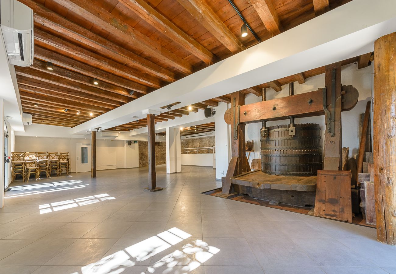 Salle évènements privés, spacieuse et lumineuse 