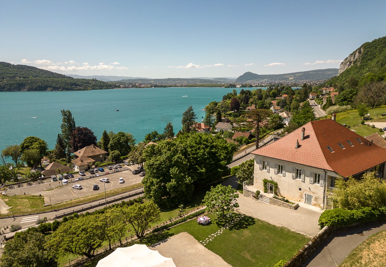 Location hébergement pour grand groupes au lac d'Annecy 