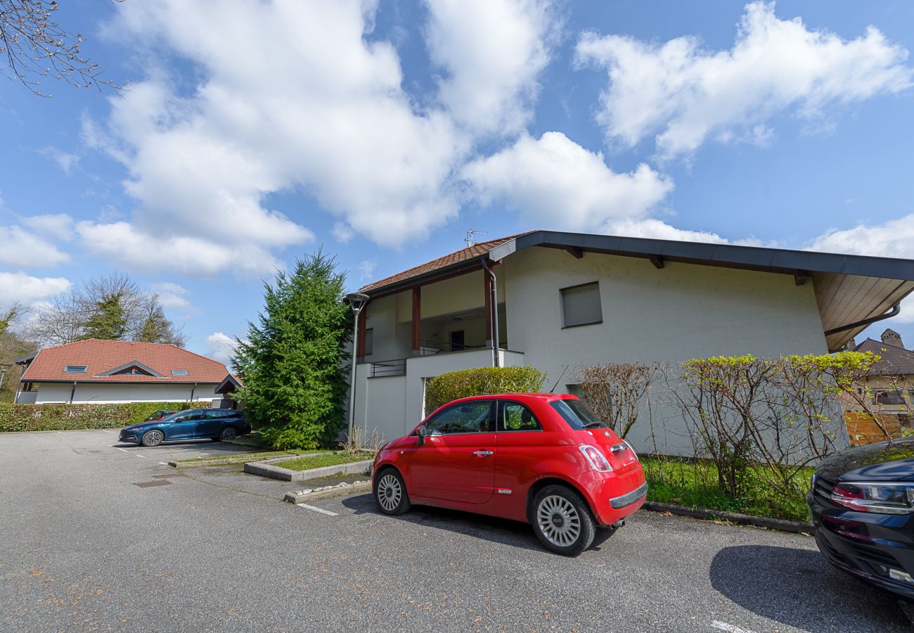 Appartement exclusif à louer et déco moderne Sévrier
