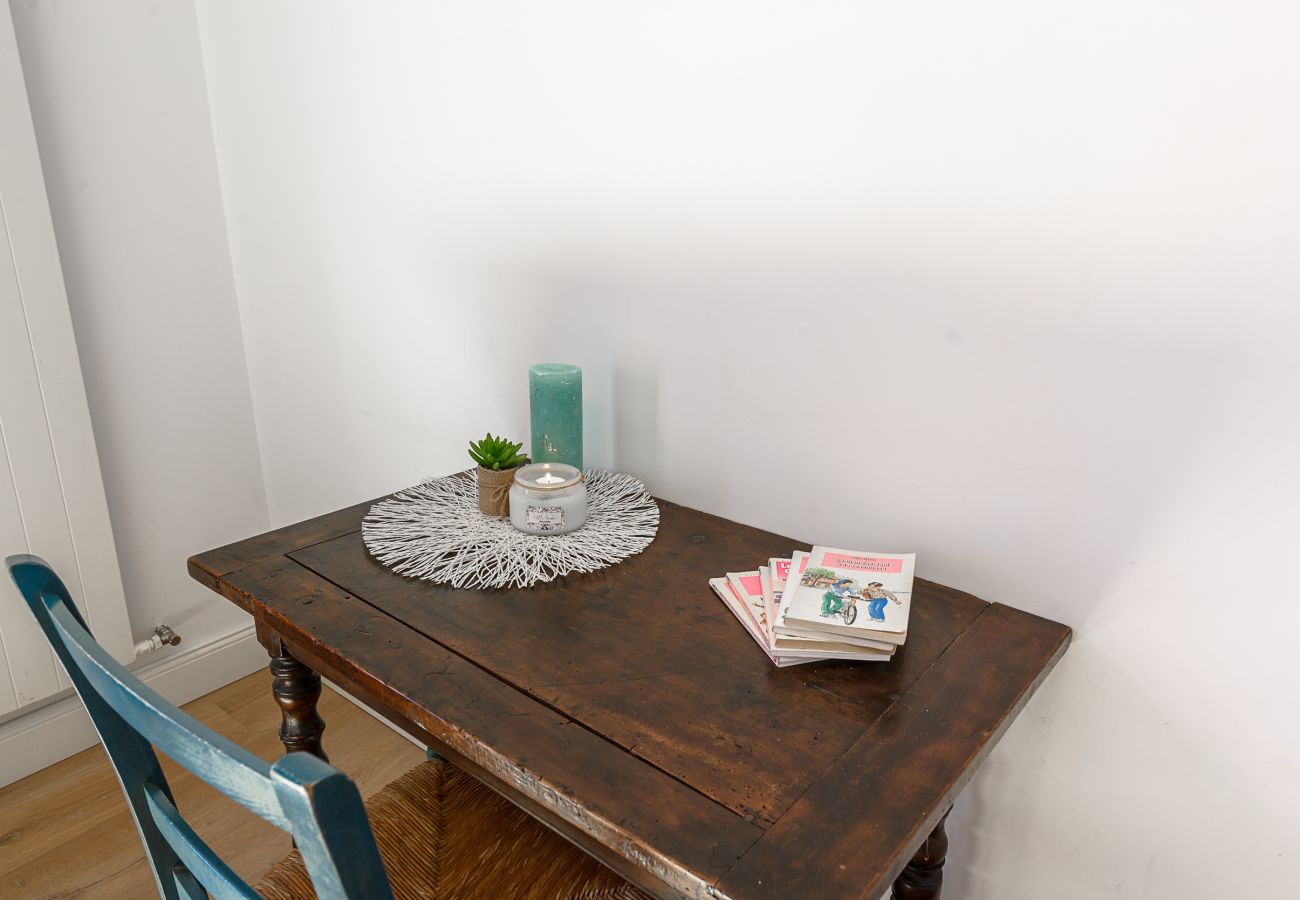 Location au centre d'Annecy avec bureau pour télétravail