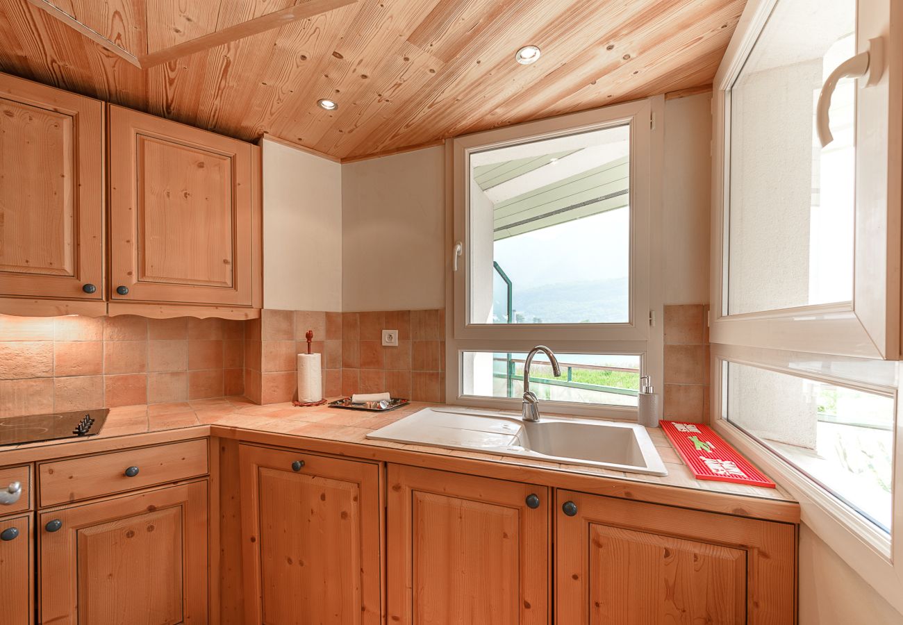 Cuisine équipée et indépendante avec vue sur le lac, Duingt