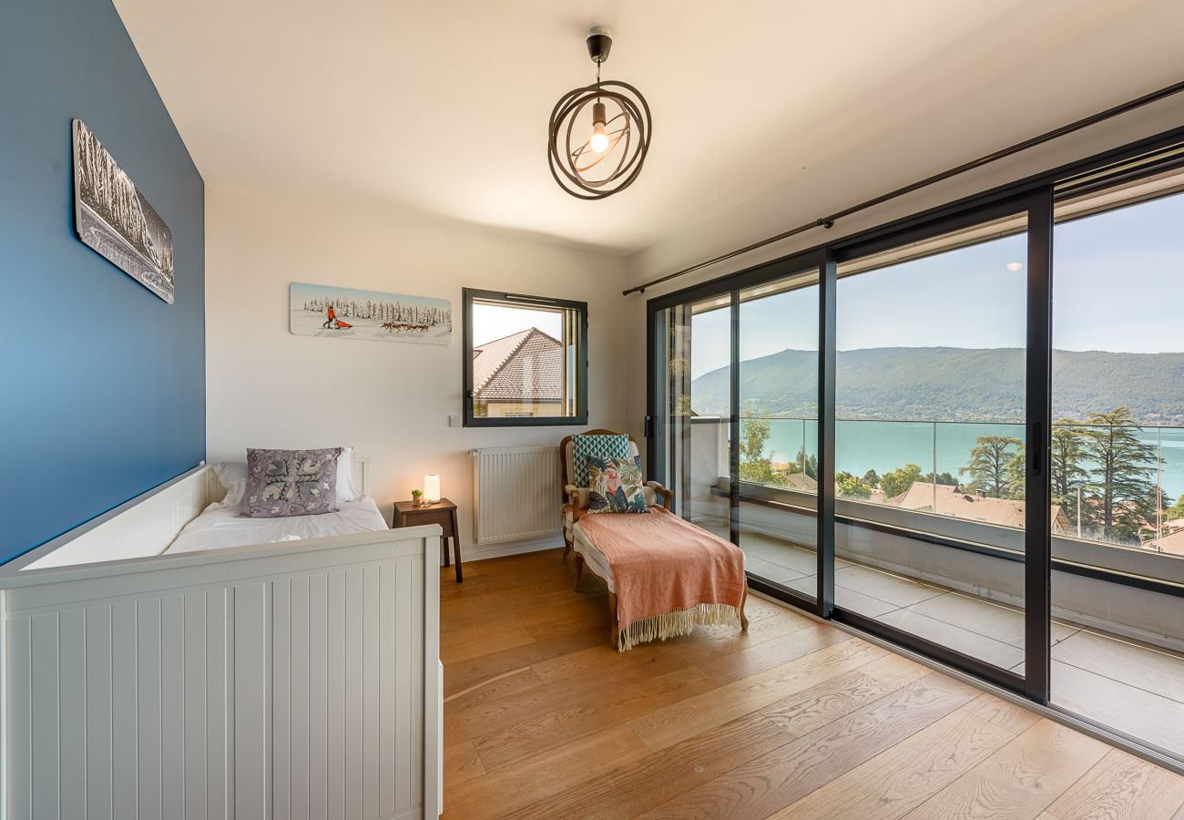 maison de famille au lac d'annecy de 7 personnes avec piscine