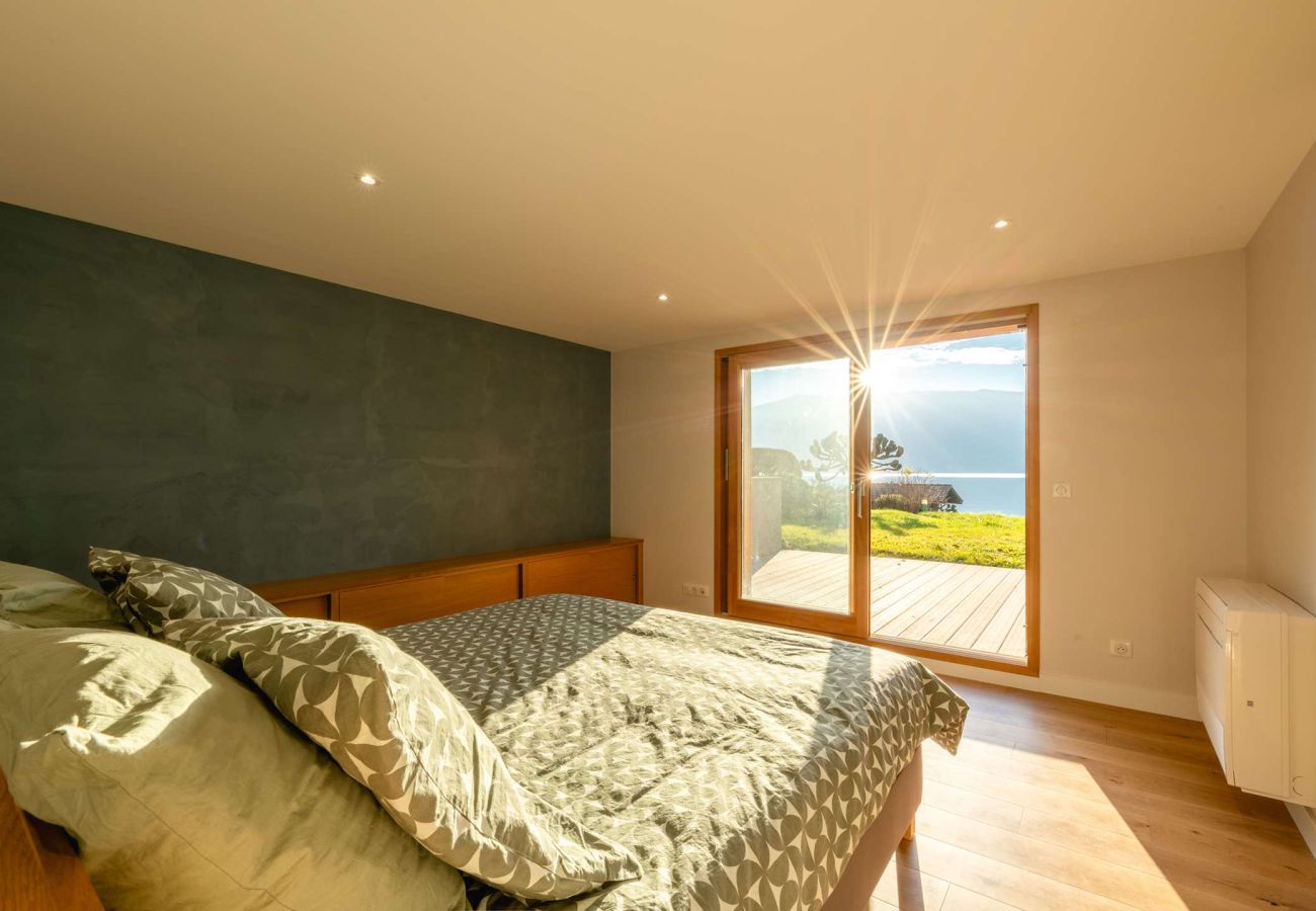 Villa à Veyrier-du-Lac - VEYRIER - Villa Jade, plage privée, 14p