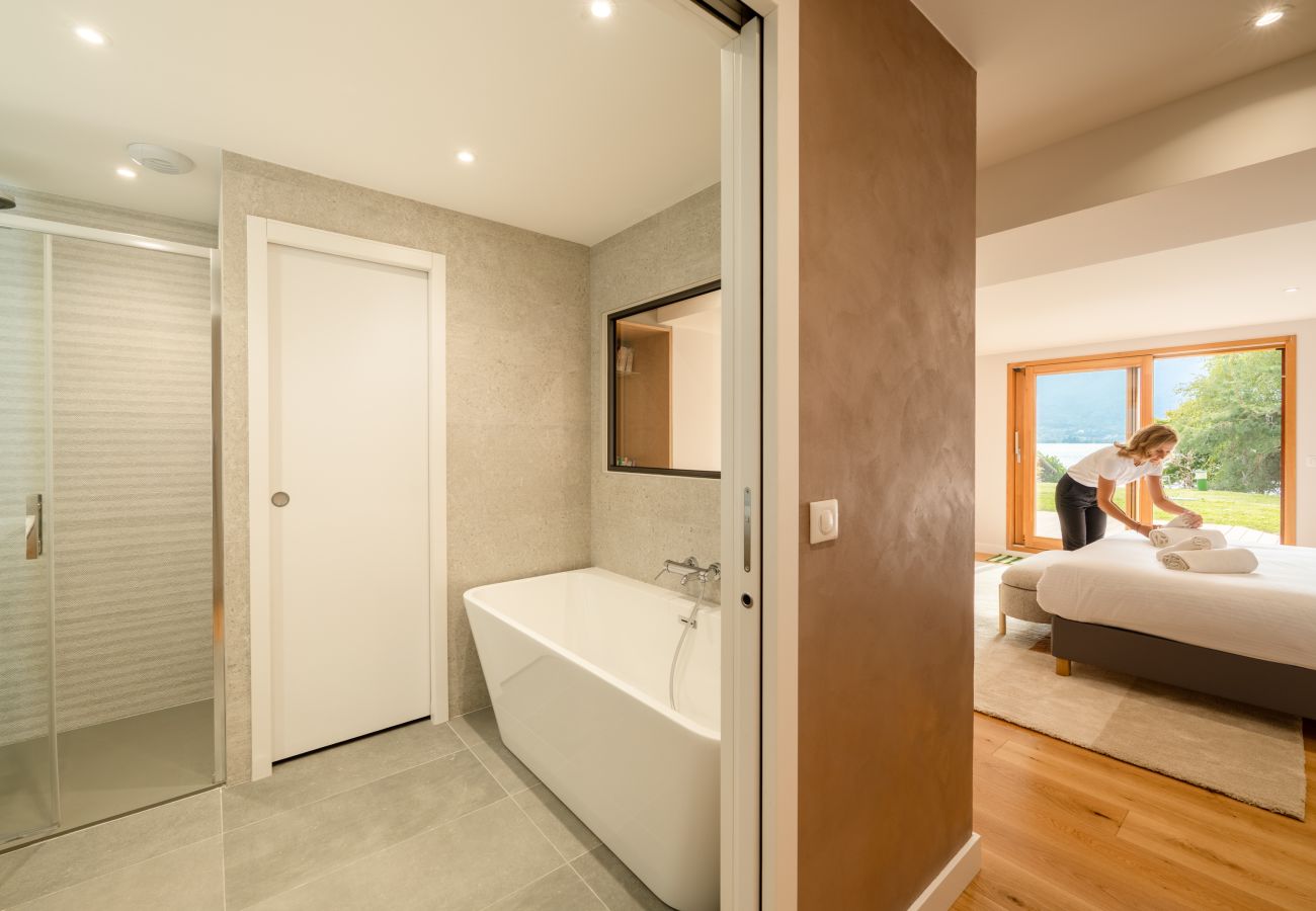 Villa à Veyrier-du-Lac - VEYRIER - Villa Jade, plage privée, 14p