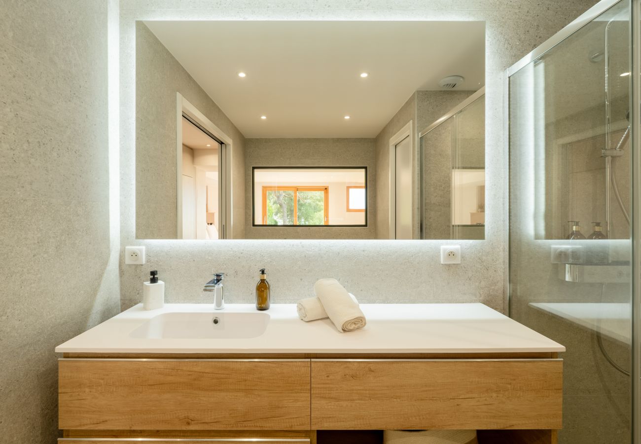 Villa à Veyrier-du-Lac - VEYRIER - Villa Jade, plage privée, 14p