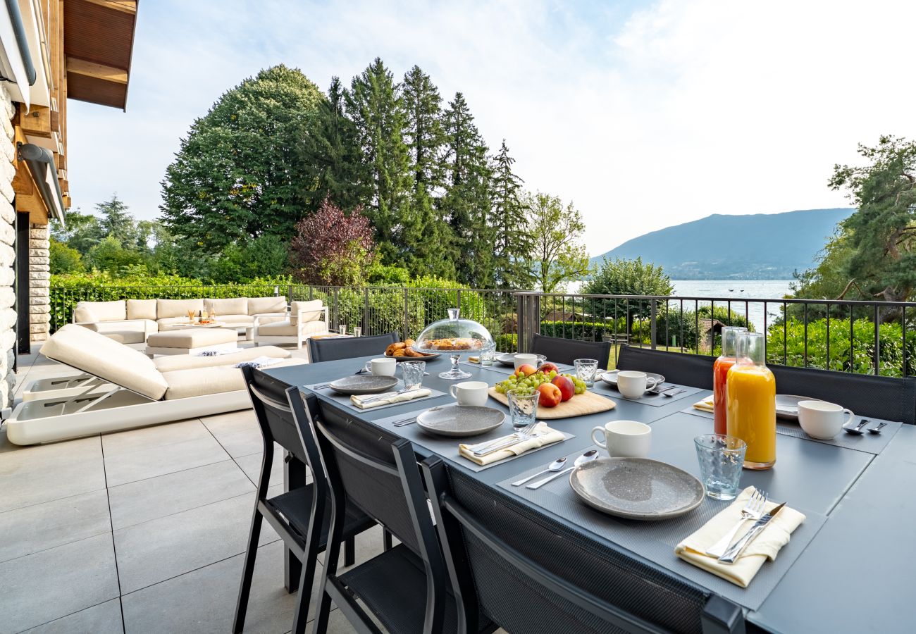 Villa à Veyrier-du-Lac - VEYRIER - Villa Jade, plage privée, 14p