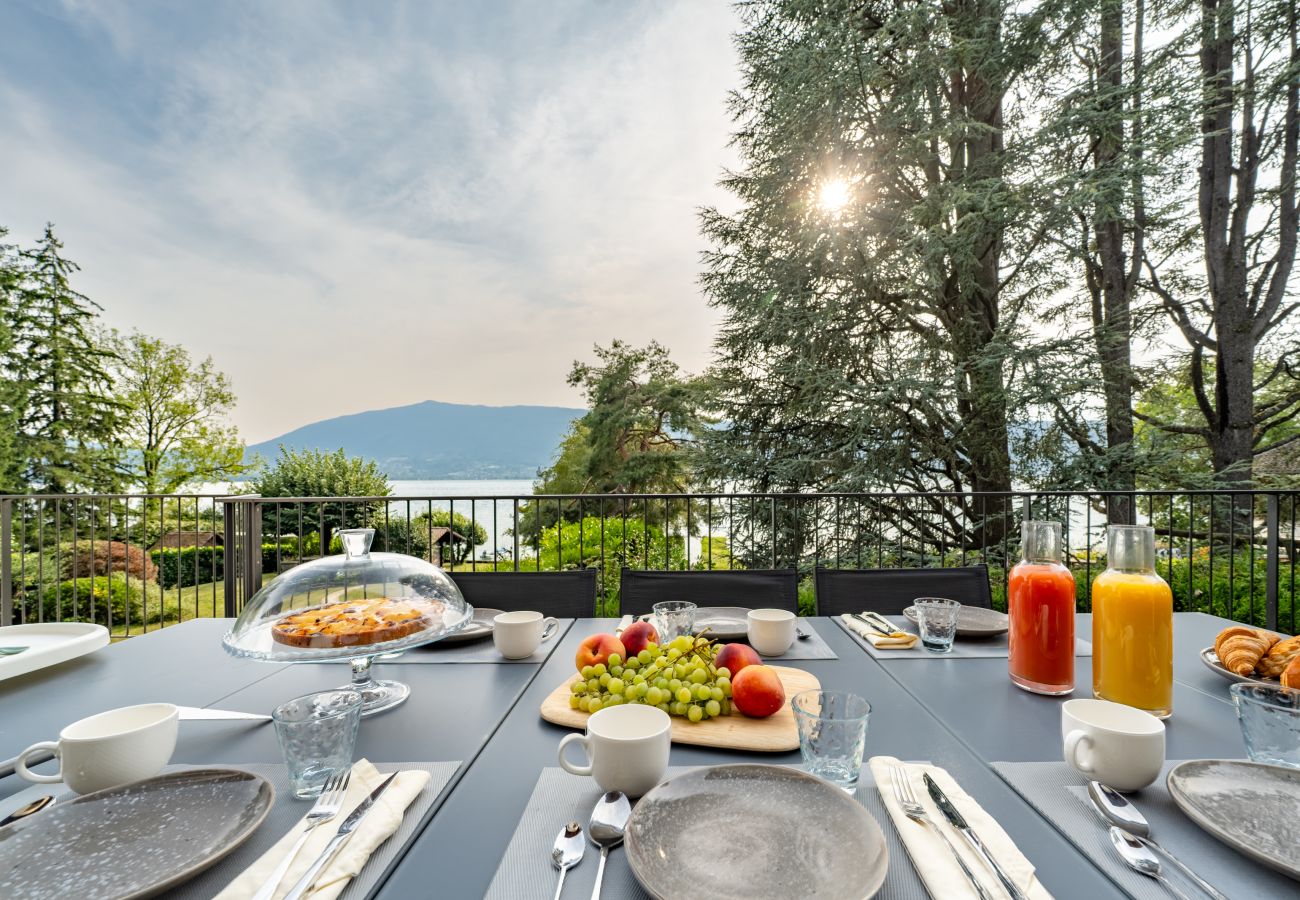 Villa à Veyrier-du-Lac - VEYRIER - Villa Jade, plage privée, 14p