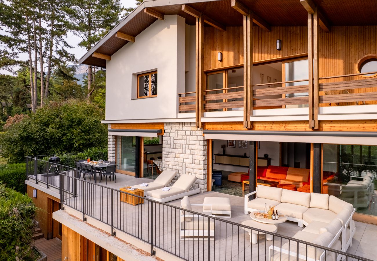 Villa à Veyrier-du-Lac - VEYRIER - Villa Jade, plage privée, 14p