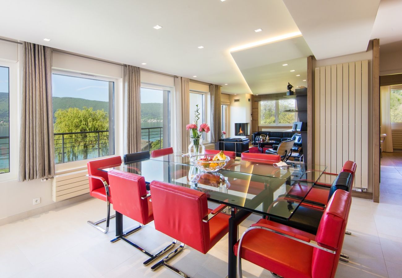 Villa à Veyrier-du-Lac - VEYRIER - Villa Eloria 5★, plage privée, 10p