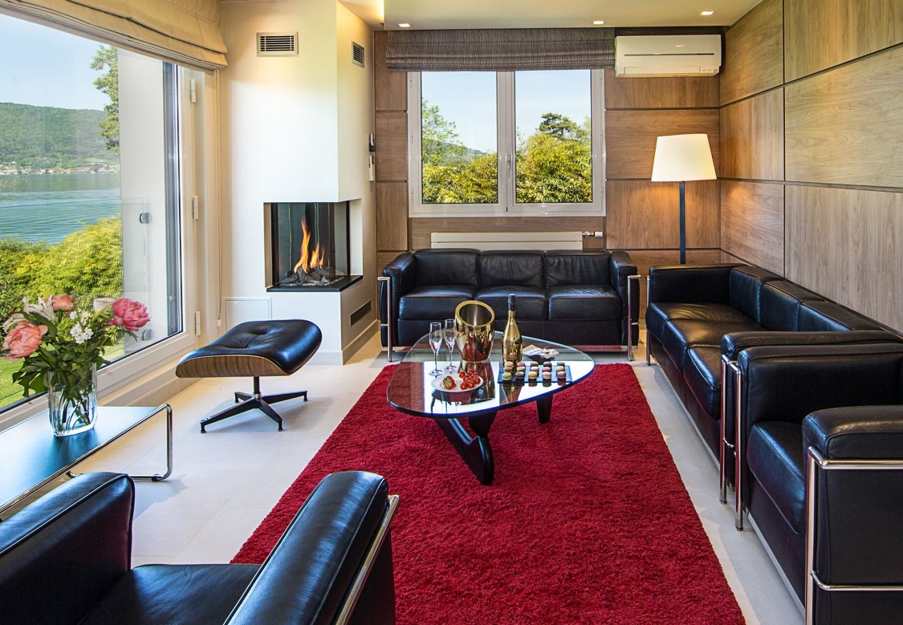 Villa à Veyrier-du-Lac - VEYRIER - Villa Eloria 5★, plage privée, 10p