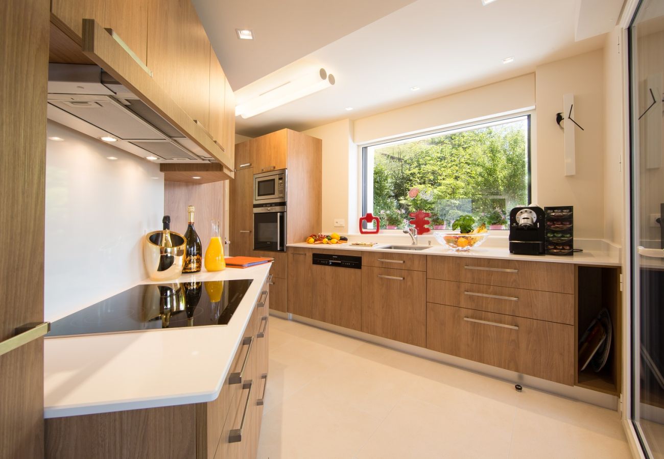 Villa à Veyrier-du-Lac - VEYRIER - Villa Eloria 5★, plage privée, 10p