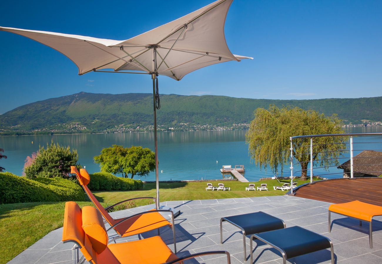 Villa à Veyrier-du-Lac - VEYRIER - Villa Eloria 5★, plage privée, 10p