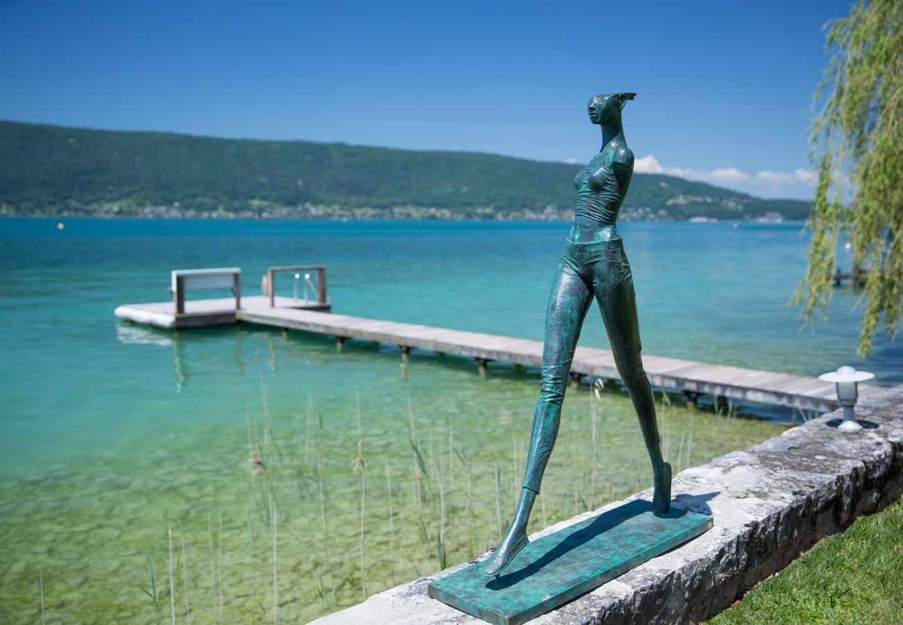 Villa à Veyrier-du-Lac - VEYRIER - Villa Eloria 5★, plage privée, 10p