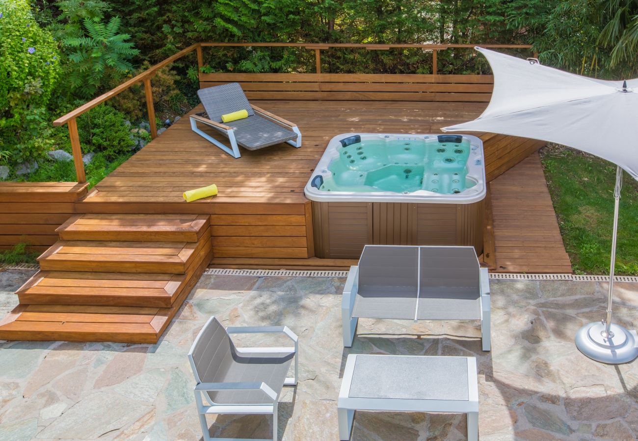 Villa à Veyrier-du-Lac - VEYRIER - Villa Azurea 5★, plage privée, 10p