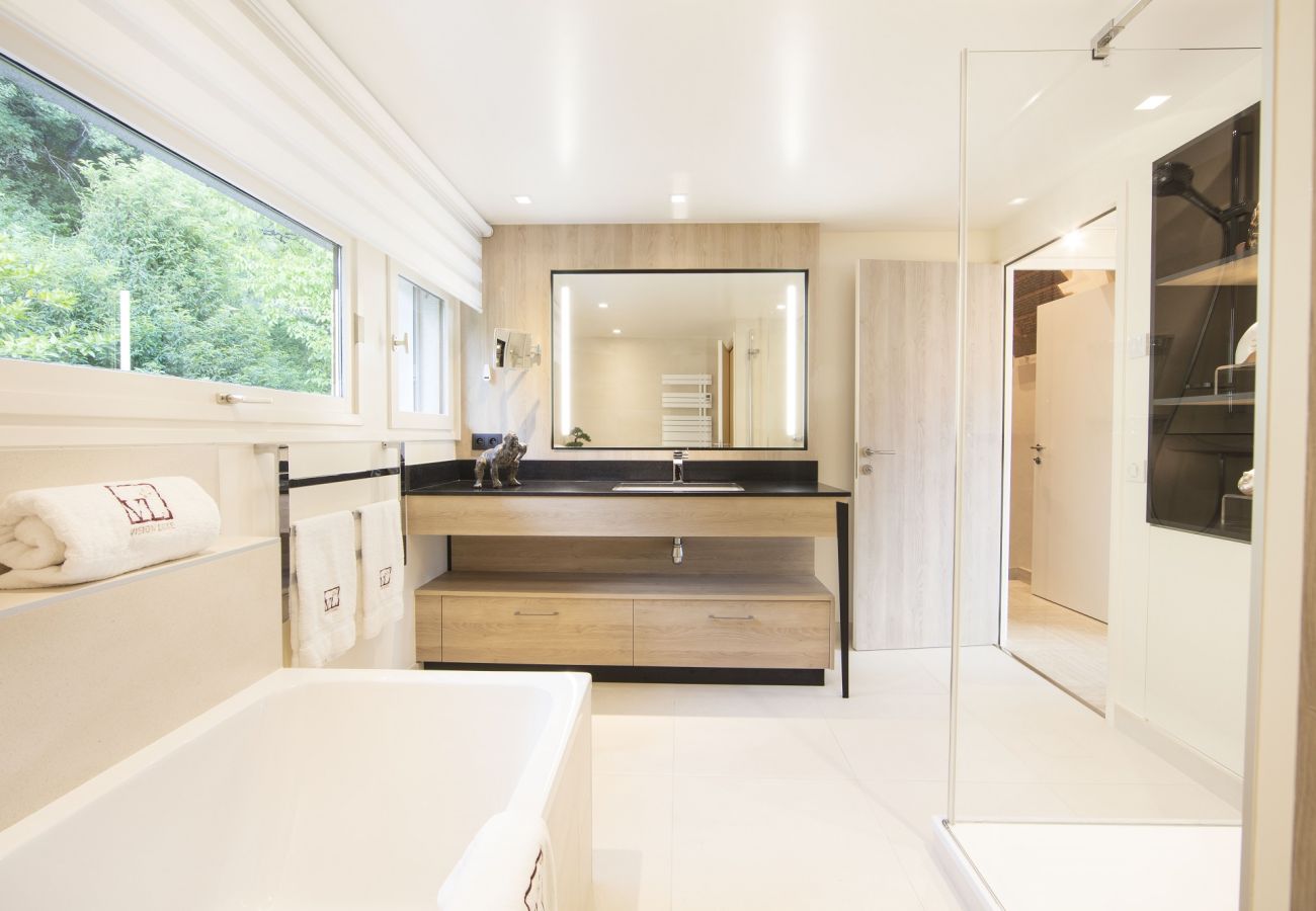 Villa à Veyrier-du-Lac - VEYRIER - Villa Azurea 5★, plage privée, 10p