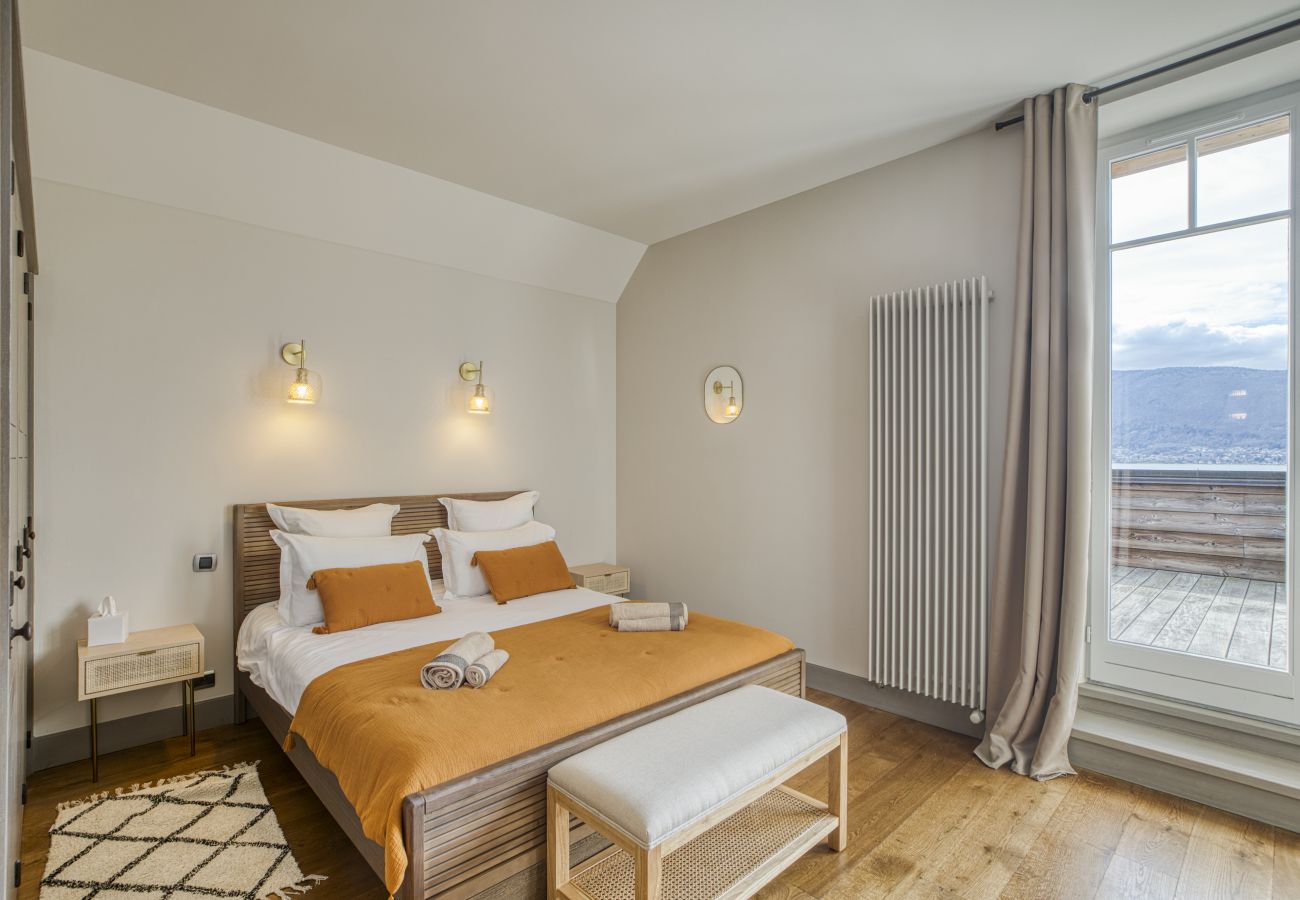 Villa à Veyrier-du-Lac - VEYRIER - Villa Collection, piscine, ponton privé,