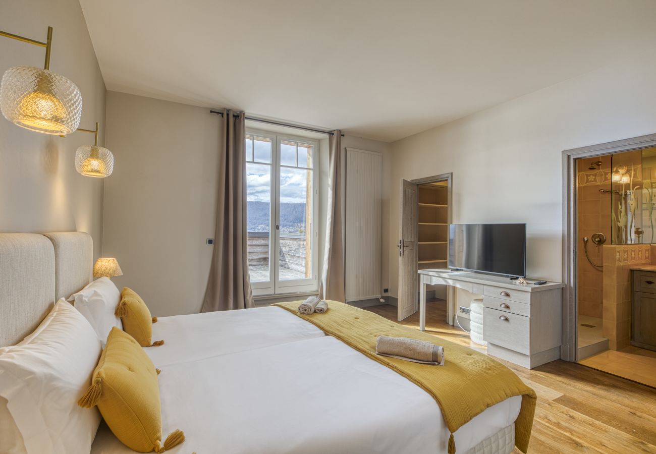 Villa à Veyrier-du-Lac - VEYRIER - Villa Collection, piscine, ponton privé,