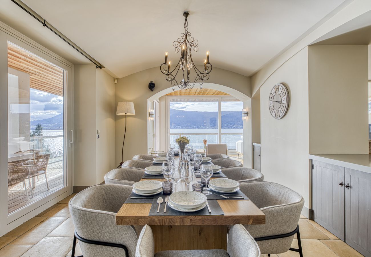 Villa à Veyrier-du-Lac - VEYRIER - Villa Collection, piscine, ponton privé,