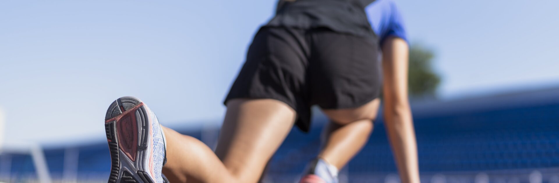 coureur en position attendant le top depart
