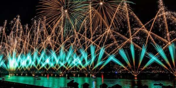 Feux d'artifice de la fête du lac à Annecy
